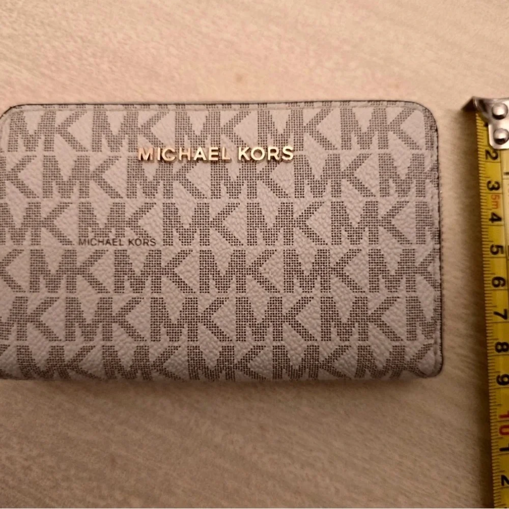 Michael Kors Monogram Wallet EUC